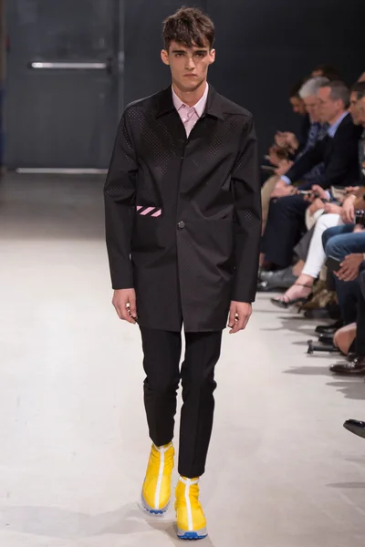 Look 24